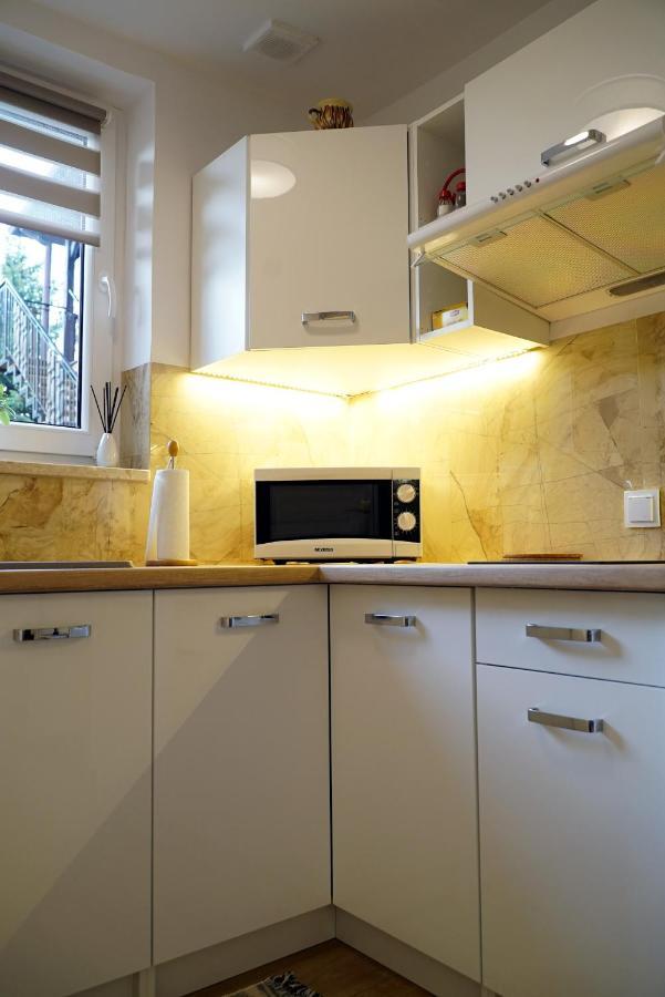 Apartament Naleczow Dom Pod Orzechami Exteriör bild