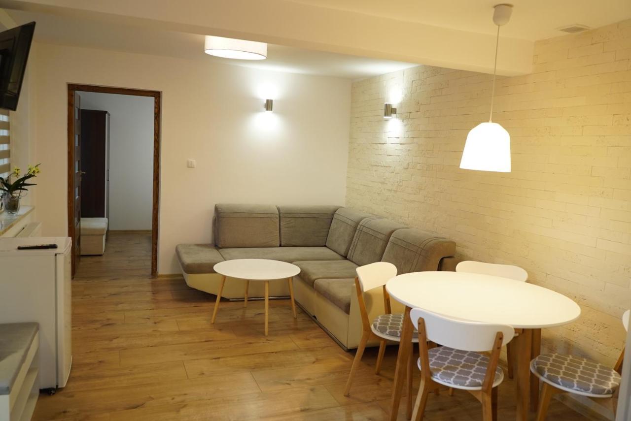 Apartament Naleczow Dom Pod Orzechami Exteriör bild