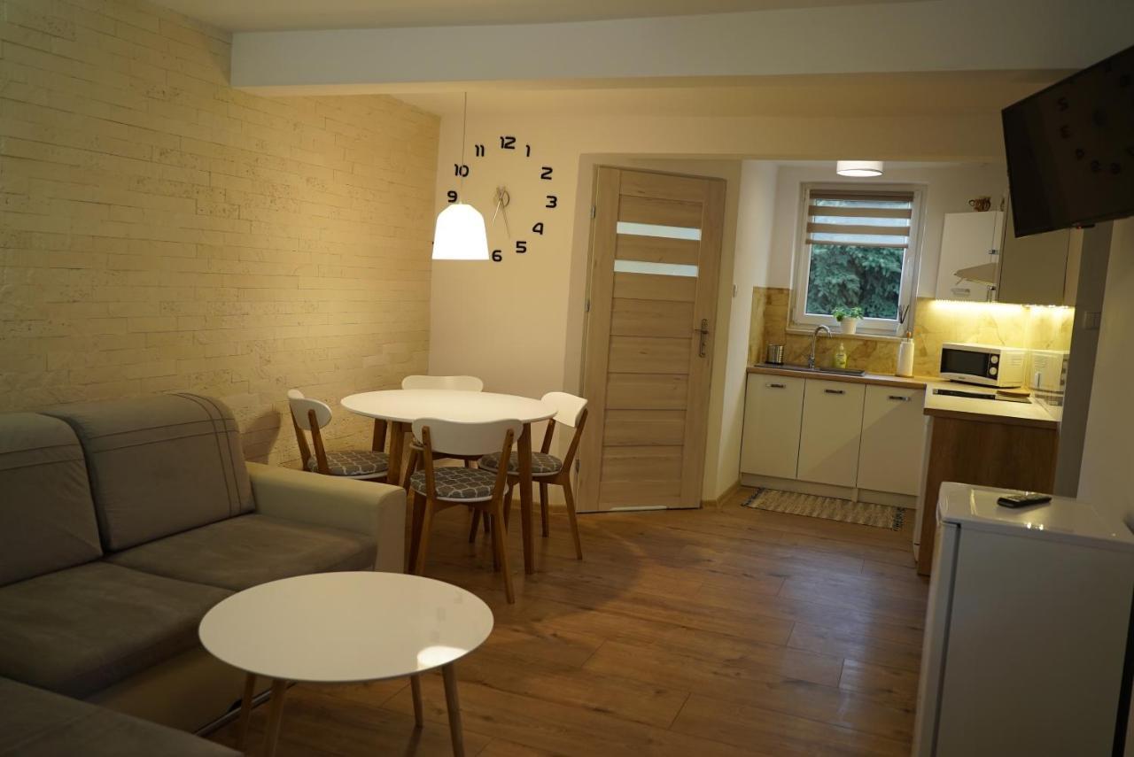 Apartament Naleczow Dom Pod Orzechami Exteriör bild